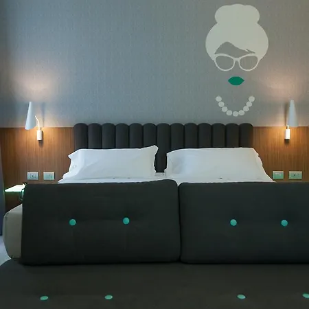 G Hotel