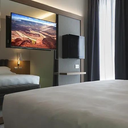 G Hotel